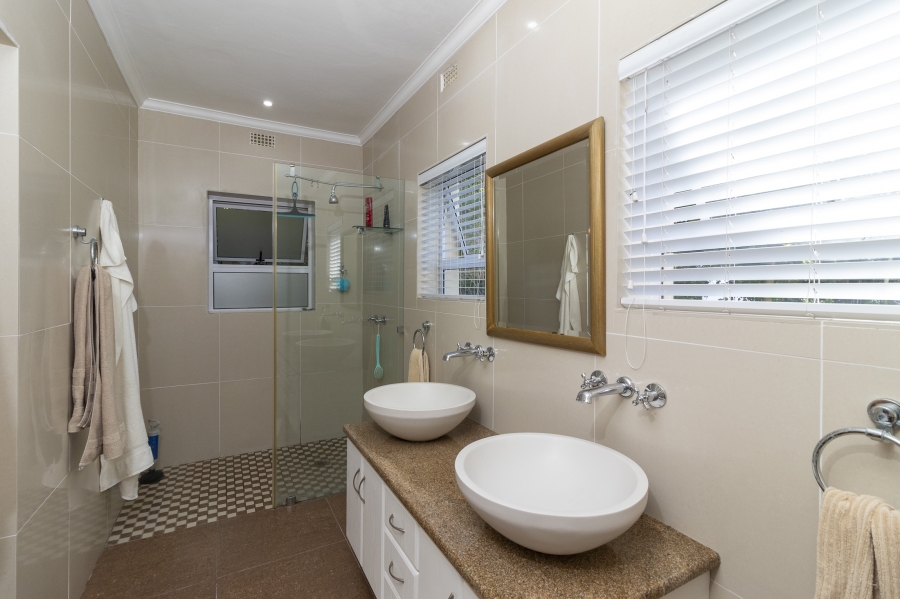 6 Bedroom Property for Sale in Royal Alfred Marina Eastern Cape